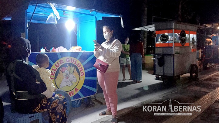 Pedagang Kuliner Alun-alun Wates Lega, Boleh Berjualan Lagi