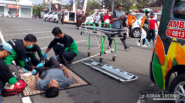 Sigapnya Ambulans Muhammadiyah Menangani Kecelakaan