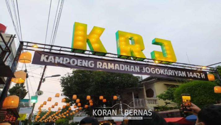 Takjil di Pasar Sore Kampung Ramadhan Jogokariyan
