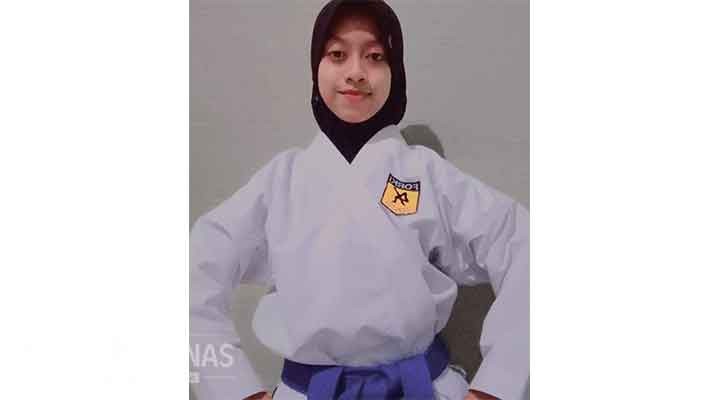 Adin Mulyani Juara I Karate O2SN Kabupaten Bantul