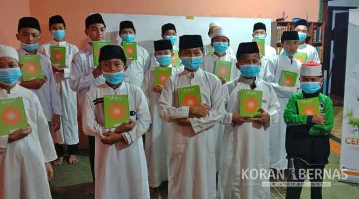 BMH Yogyakarta Bagikan Mushaf Al Quran untuk Santri