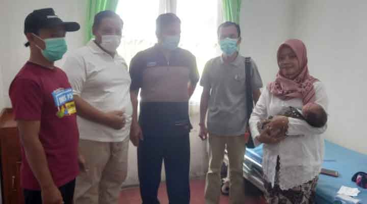 Enam Keluarga Berminat Adopsi Bayi yang Ditemukan di Teras Rumah Warga