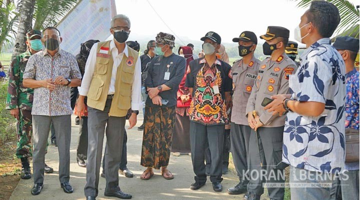 Ganjar Pranowo: Lockdown Tingkat RT di Desa Wirun Perlu Dijadikan Contoh