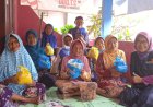 Lazismu dan PCM Bantul Kota Bagikan Takjil Mentah untuk Lansia Duafa