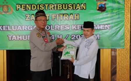 Polres Kebumen Menyalurkan 827 Paket Zakat