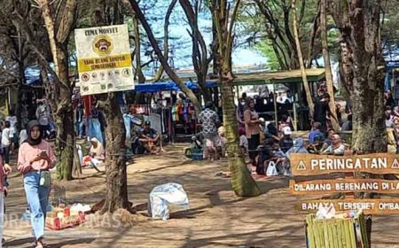 Tiga Wisatawan Terseret Ombak Belum Ditemukan