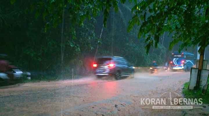 Akses Purworejo-Magelang Sempat Terputus Akibat Hujan Deras Sore Hingga Malam