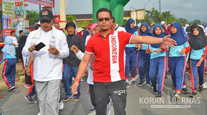 Ketua DPRD Ikut Meriahkan Jalan Sehat HUT SMP 3 Purbalingga
