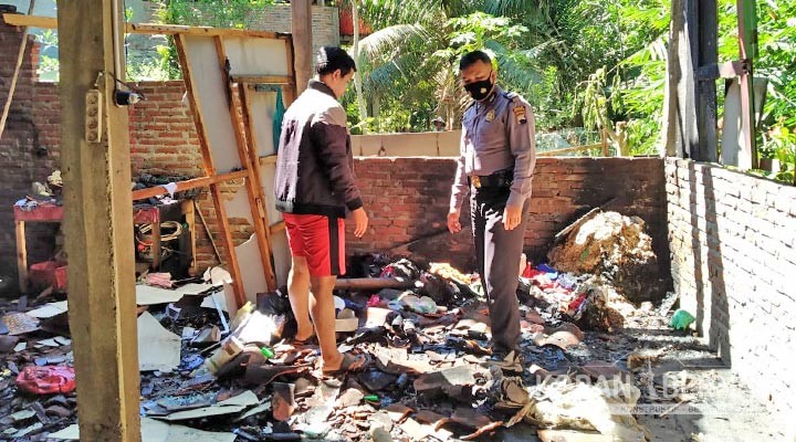 Masih Ada Bara di Tungku, Rumah Maryono Terbakar