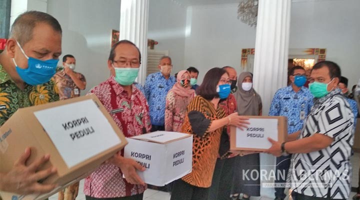 Agar Warga Tidak Didenda, Korpri Purworejo Sumbang Ribuan Masker
