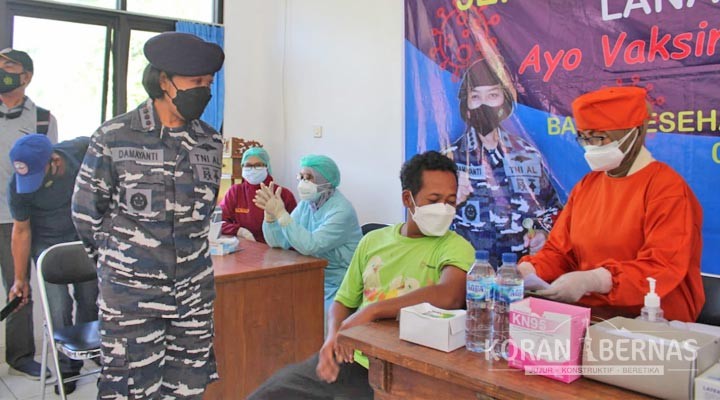 Lanal Yogyakarta Menggelar Vaksinasi untuk Masyarakat Maritim
