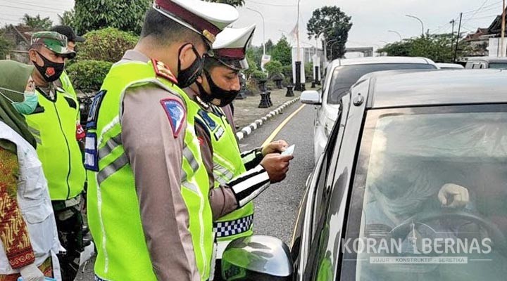 Kendaraan dari Jakarta Menuju Jawa Turun 53 Persen Akibat Penyekatan