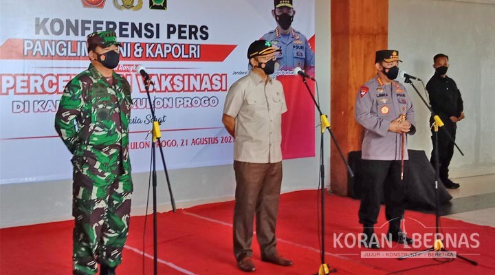 Panglima TNI, Kapolri dan Menkes Pantau Vaksinasi di Kulonprogo