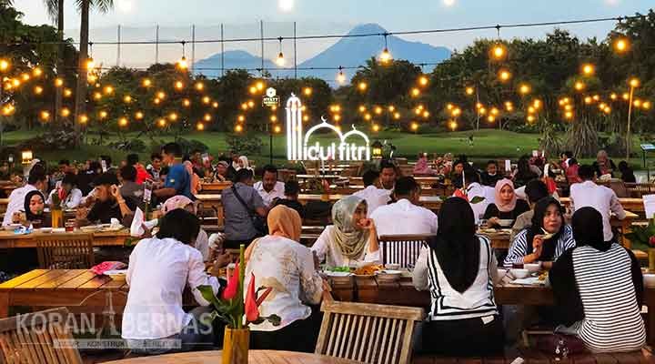 Pasar Ramadan Hotel Hyatt Pilihan Berbuka Puasa di Alam Terbuka