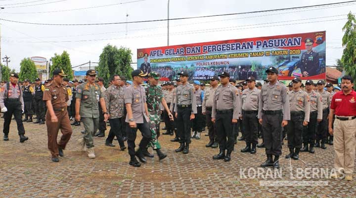 Personel Brimob Polda Jateng Siaga di Perbatasan