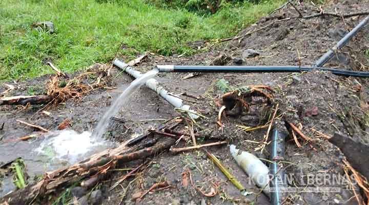Hujan Deras dan Longsor di Lereng Merapi Memutus Jaringan Pipa Air Minum Umbul Wadon