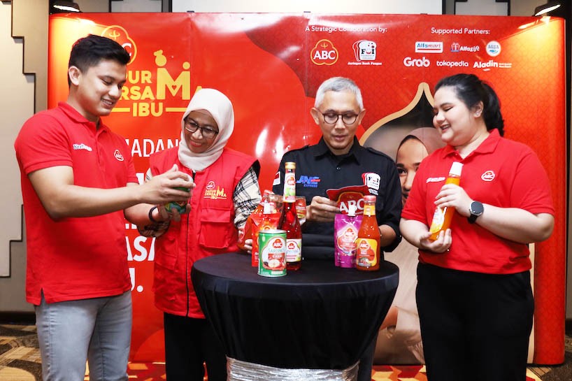Jangkau Masyarakat Rentan, PT Heinz ABC Indonesia Bagikan 14.000 Masakan Ibu di Yogyakarta 