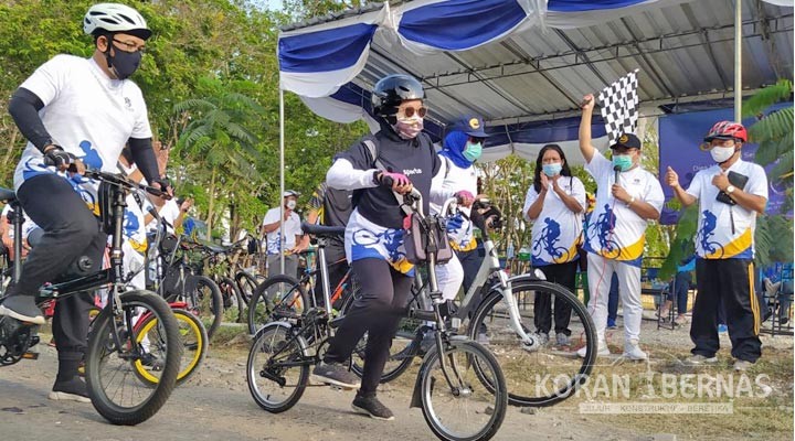 Dies Natalis UNY Ke-56 Dimeriahkan Sepeda Gembira di Telaga Jonge