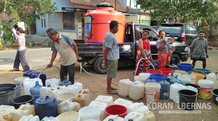 Alumni SMAN Gombong Bantu Air Bersih 1,2 Juta Liter