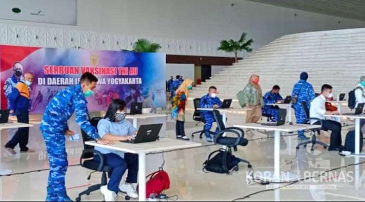TNI AU Menggelar Vaksinasi untuk Warga Kulonprogo dan Gunungkidul