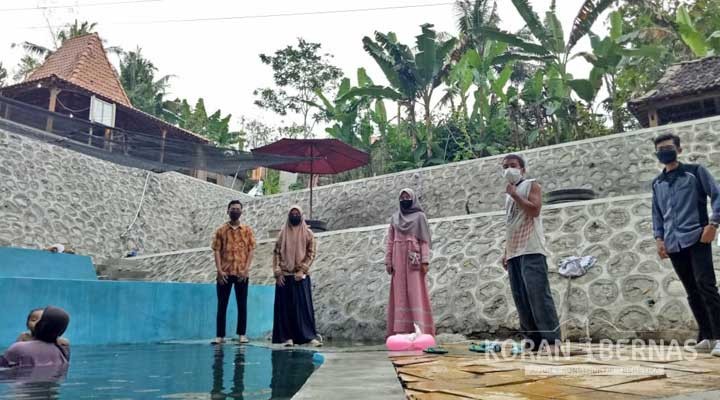 UMBY Dampingi Warga Desa Kelola Bukit Kapur