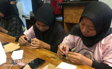 Srikandi Ganjar Gelar Workshop Pembuatan Kalung Hijab Bareng Perempuan Milenial di Yogyakarta