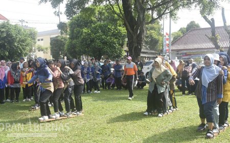Ribuan Orang Mengikuti Lomba Olahraga Tradisional