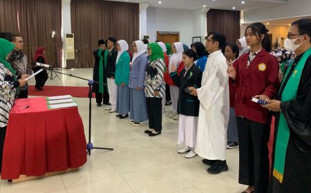 Tingkatkan Kompetensi, Ratusan Lulusan SMK Kesehatan Diambil Sumpah