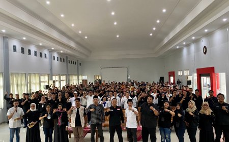Jadilah Manusia Tangguh, Pesan Komisioner Bawaslu Jateng Achmad Husein Saat Konsolidasi