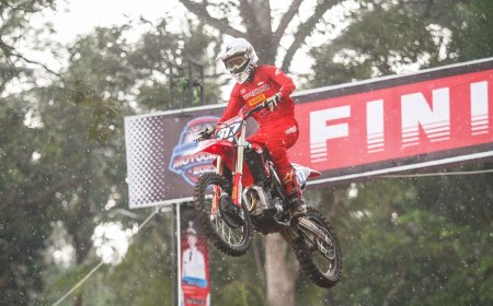 Crosser Astra Honda Tapaki Podium Tertinggi Balap Pembuka Kejurnas Motocross 2023