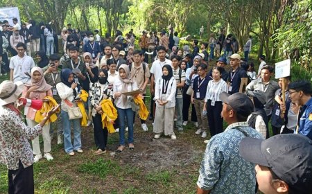 150 Mahasiswa Ekonomi Field Trip di Kampung Bambu