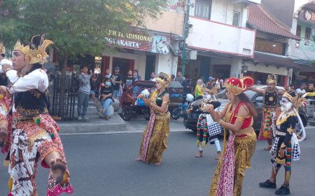 Berbalut Budaya, Pelajar SMAN 2 Bantul Pawai di Malioboro