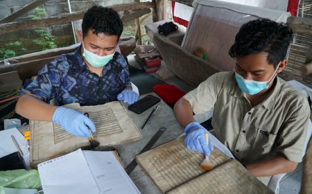 Naskah Kuno Ribuan Lembar Terancam Rusak, Berhasil Diselamatkan dengan Proses Digitalisasi