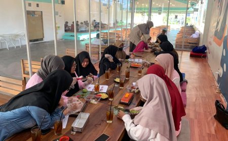 Srikandi Ganjar Melatih Perempuan Milenial Cara Membuat Puding Hias
