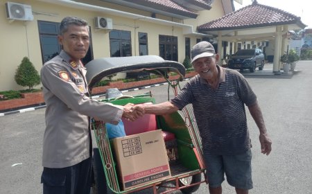 Tukang Becak Peroleh Bantuan Mesin Diesel, Semoga Bermanfaat Pak…