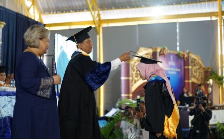 Pertama Kali Menggunakan Sport Center, Devi dan Karen Wisudawan Terbaik UMBY