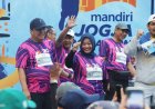Tak Mau Kalah, Kustini Ikut Ramaikan Mandiri Jogja Marathon 2023 Kategori Fun Run   