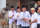 Prabowo Subiyanto Menyerahkan Kurban Sapi ke Sejumlah Pesantren di DIY