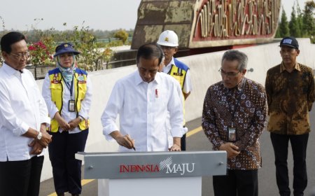Presiden Jokowi Resmikan Jembatan Kretek 2