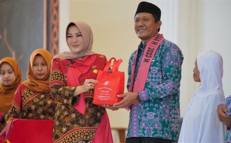 1.175 Jamaah Calon Haji Pamitan, Bupati Klaten Beri Bekal Sambal Pecel