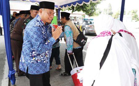 Sekda Lepas Pemberangkatan Kloter Terakhir Calon Jamaah Haji Sleman