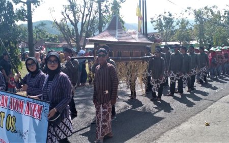 Merti Dusun Siluk Raya Berlangsung Meriah, Warga Berebut Gunungan