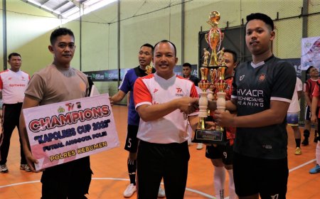Tim Futsal Satuan Samapta Juara Kapolres Kebumen Cup
