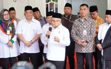 Wapres Kunjungi Ponpes Hajar Aswad, Ikut Panen Selada dan Kangkung di Green House