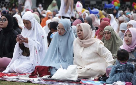 Bupati Sleman Sholat Idul Adha di Lapangan Denggung