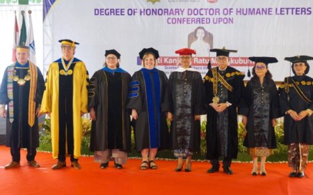 GKR Mangkubumi Dianugerahi Gelar Doktor Honoris Causa