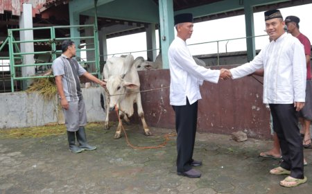 Polres Kebumen Kurban Tiga Ekor Sapi 