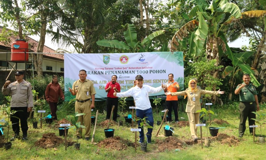 Bersama Karang Taruna, PDAM Kebumen Tanam 1.000 Pohon
