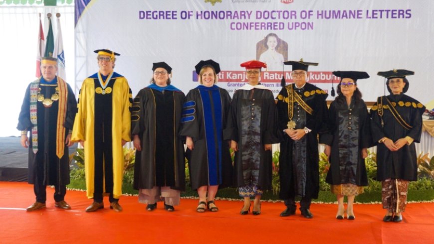 GKR Mangkubumi Dianugerahi Gelar Doktor Honoris Causa