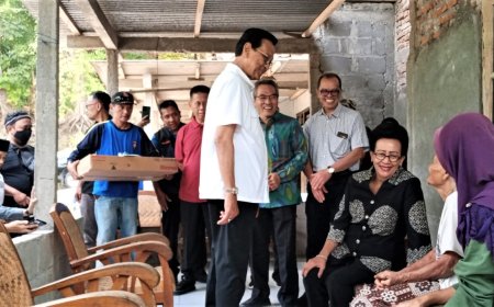 Sultan HB X Mengunjungi Korban Gempa di Bantul, Ini Pesannya